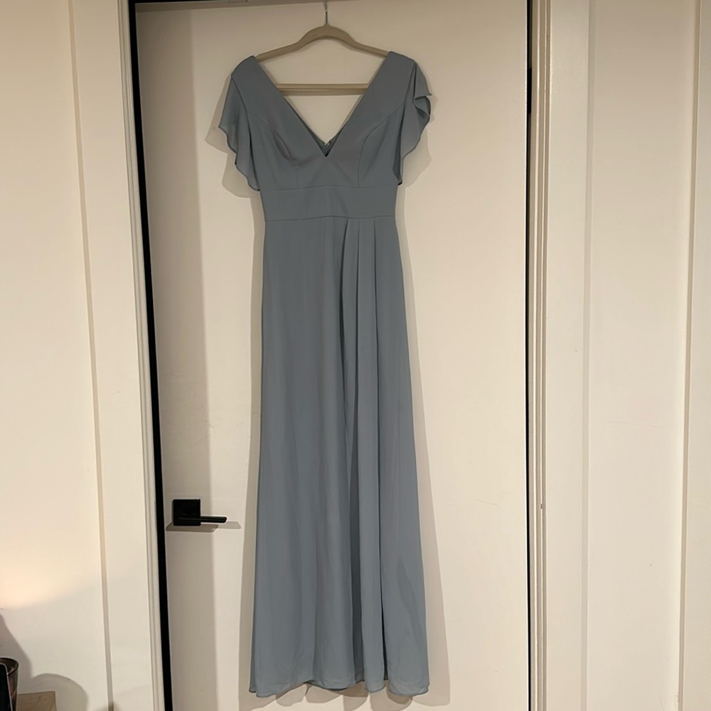 Unworn and unaltered David’s bridals dusty blue bridesmaid dress size 2